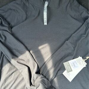 Vuori new strato tech hoodie black Heather size M medium